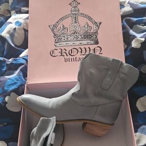 Crown Vintage Gray Ankle Boots